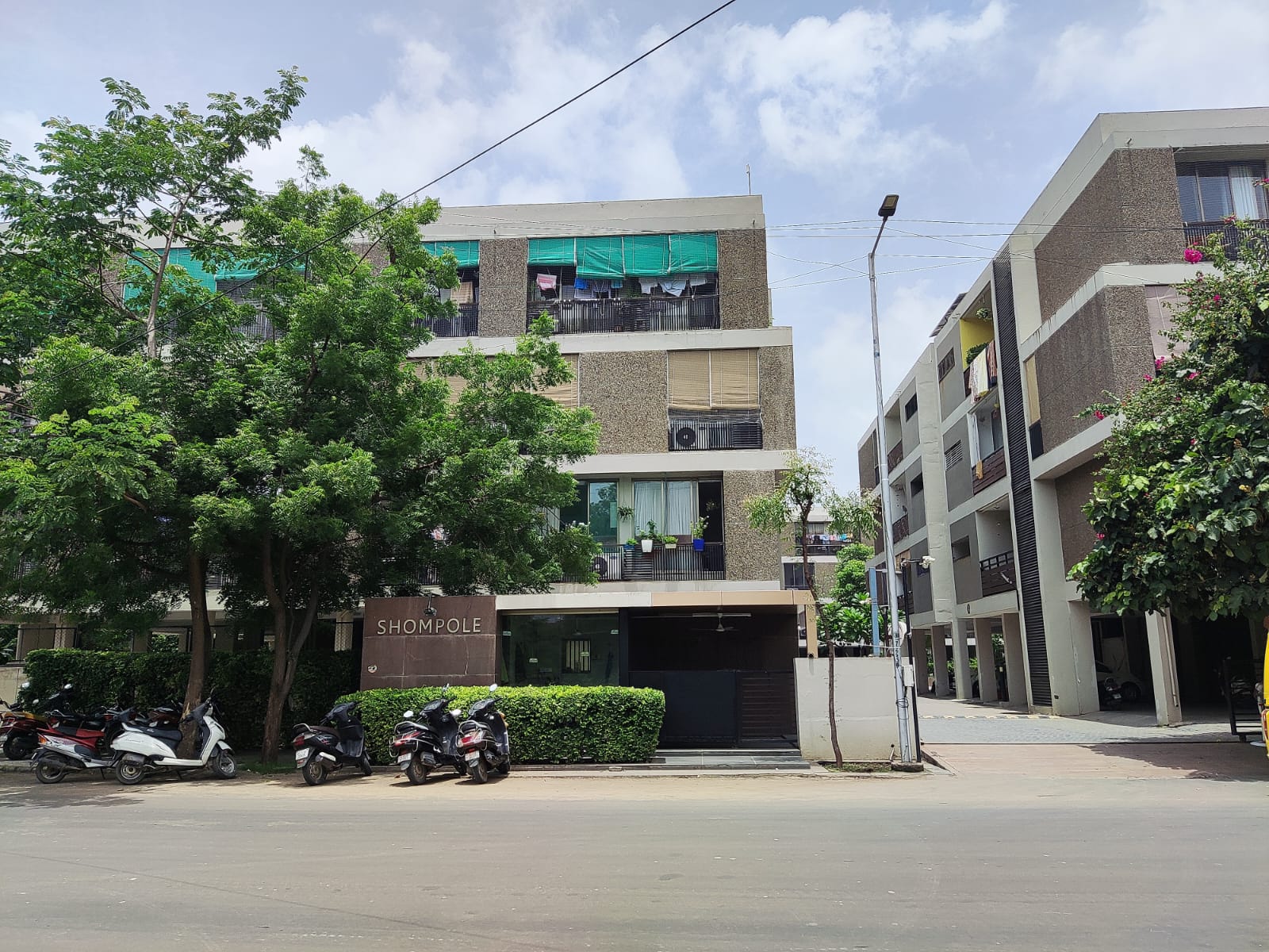 3 BHK 2406 Sq.Ft Residential Flat / Appartment for Sale in Thaltej Ahmedabad - Media 17