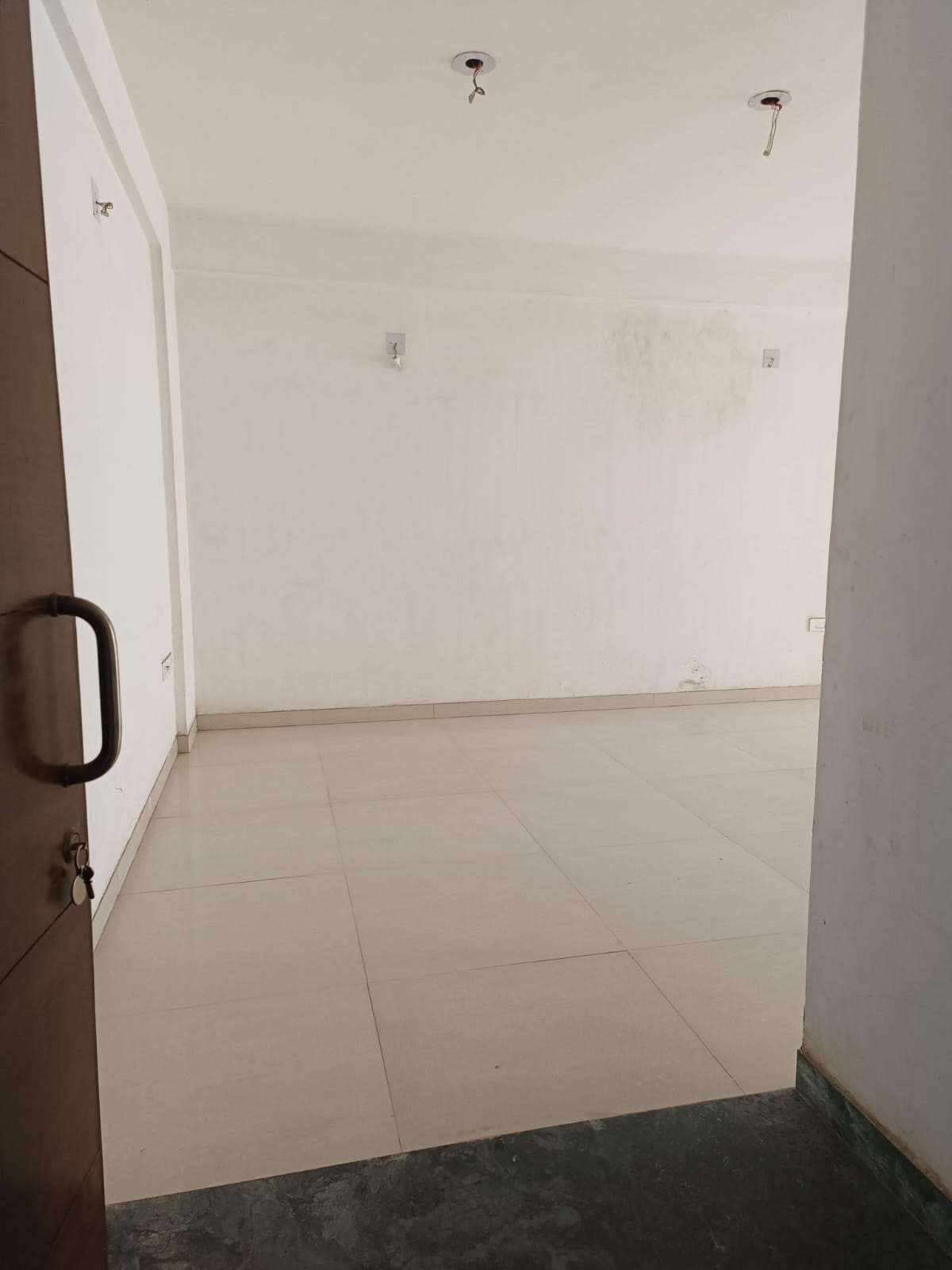 3 BHK 2406 Sq.Ft Residential Flat / Appartment for Sale in Thaltej Ahmedabad - Media 16