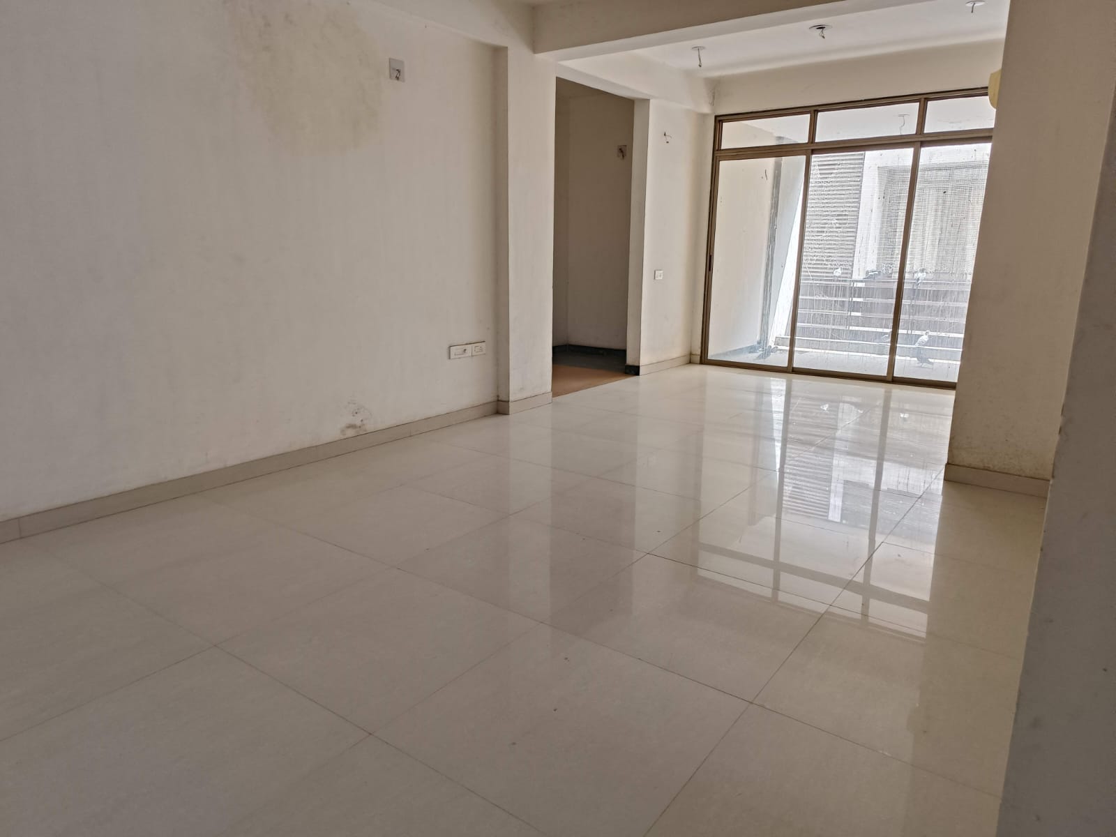 3 BHK 2406 Sq.Ft Residential Flat / Appartment for Sale in Thaltej Ahmedabad - Media 14