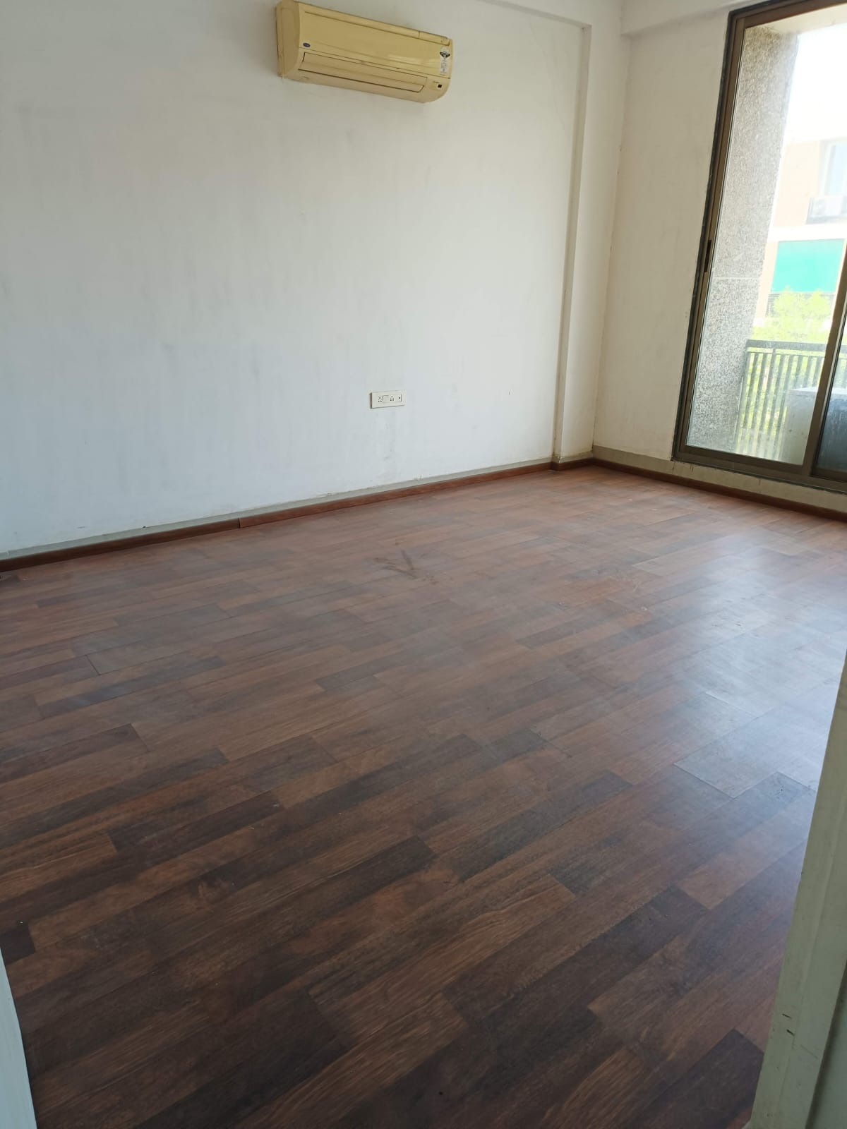 3 BHK 2406 Sq.Ft Residential Flat / Appartment for Sale in Thaltej Ahmedabad - Media 2